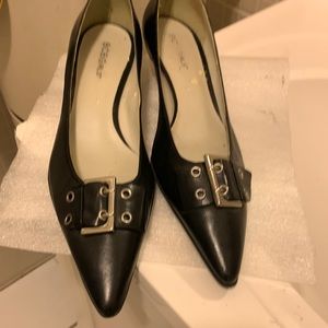 Leather black .5” heel pump the working woman shoes